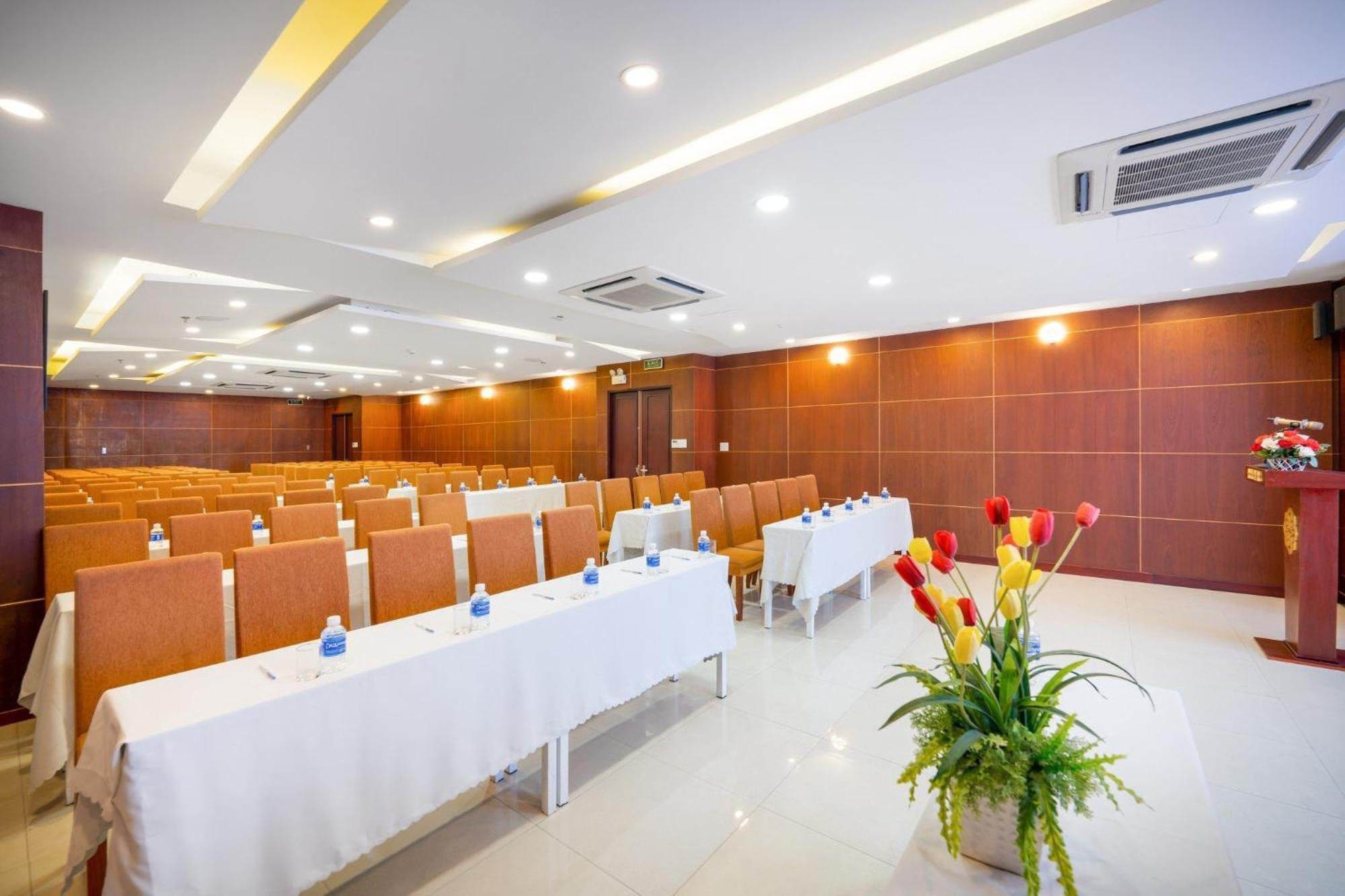 Gemma Hotel & Apartment Near Dragon Bridge Danang Exterior photo
